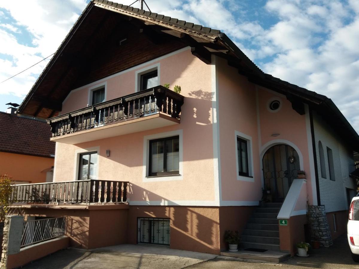 Wohnung Mit Charme In Pinsdorf Eksteriør billede